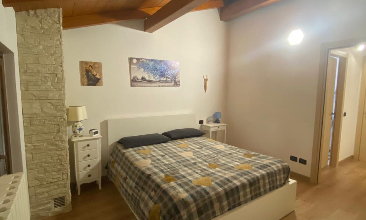 b9550a92-52c3-40fb-9be0-962c7a42e016